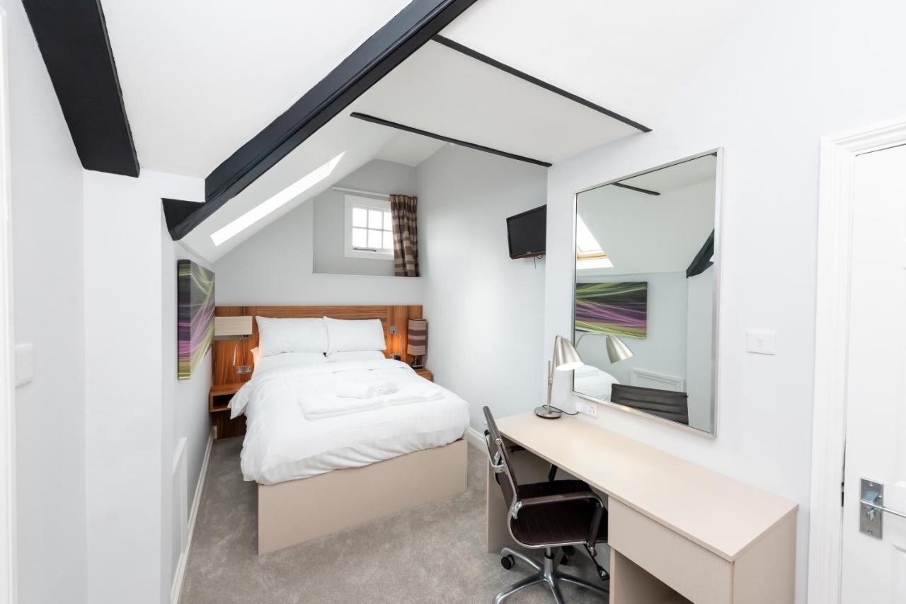 Uno Hotel Heathrow Windsor Slough Extérieur photo