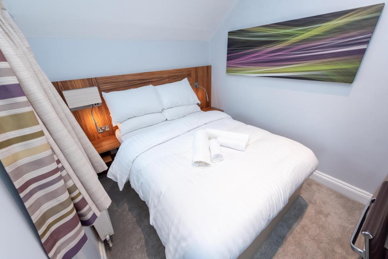 Uno Hotel Heathrow Windsor Slough Extérieur photo
